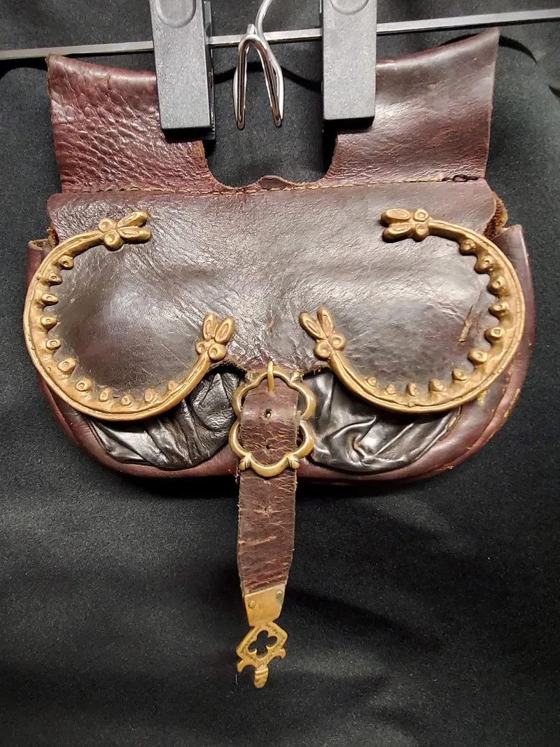 Leather medieval belt pouch with metal fittings